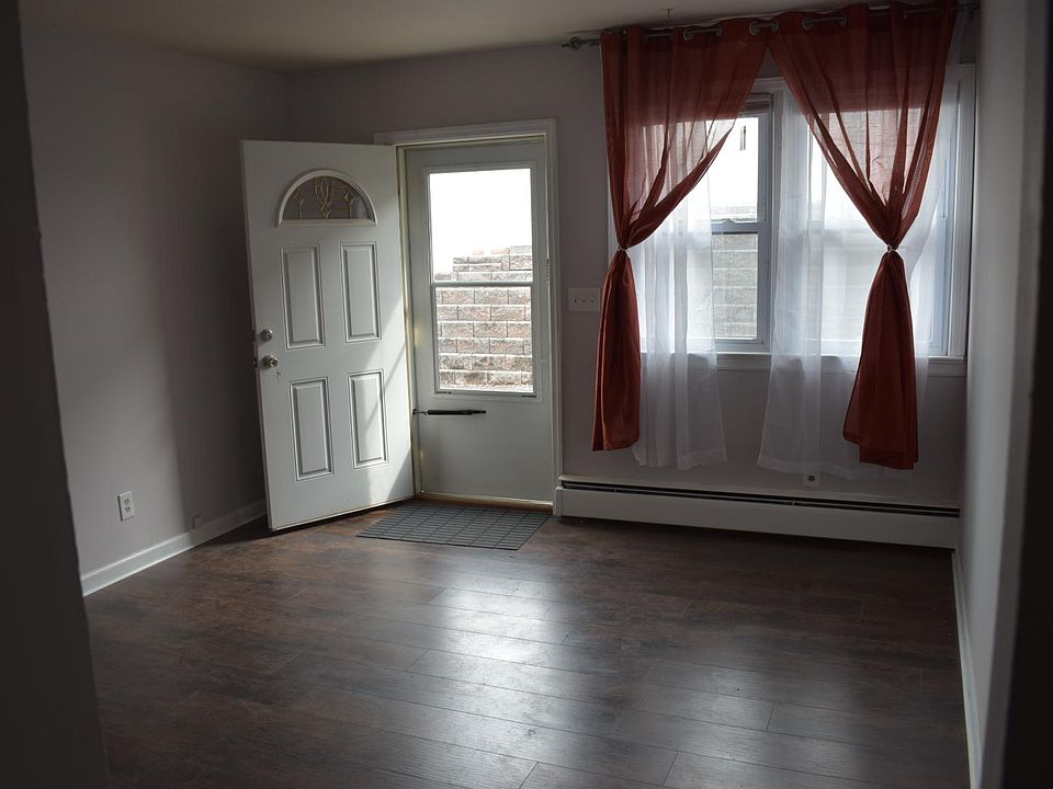 1st image of 403 Essex St
