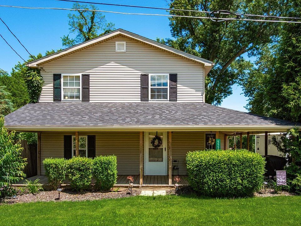 1st image of 5558 Alder Dr NE