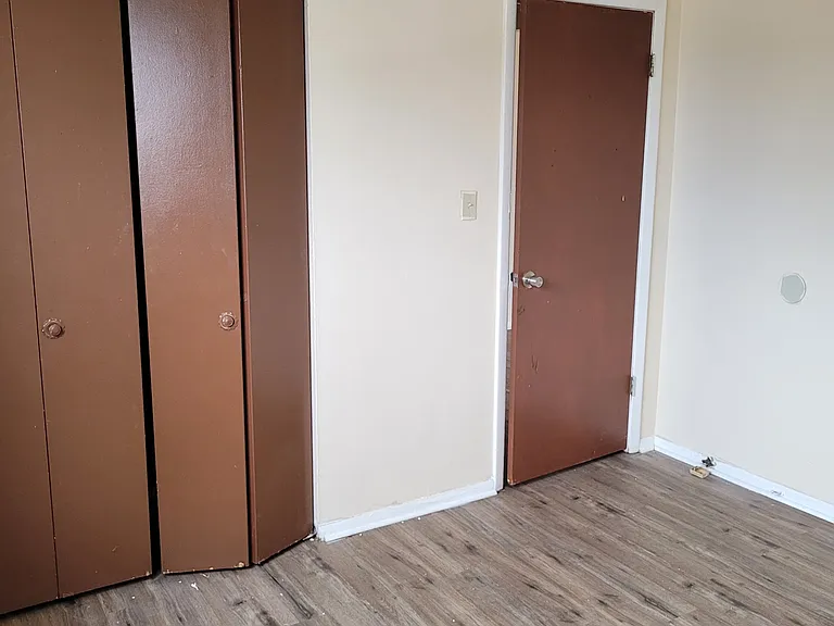 14815 Euclid Ave — Photo 15