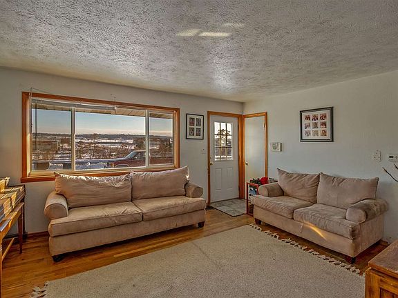 5th image of 3827 E Upriver Dr