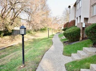 4121 Browns Ln UNIT D28, Louisville, KY 40220