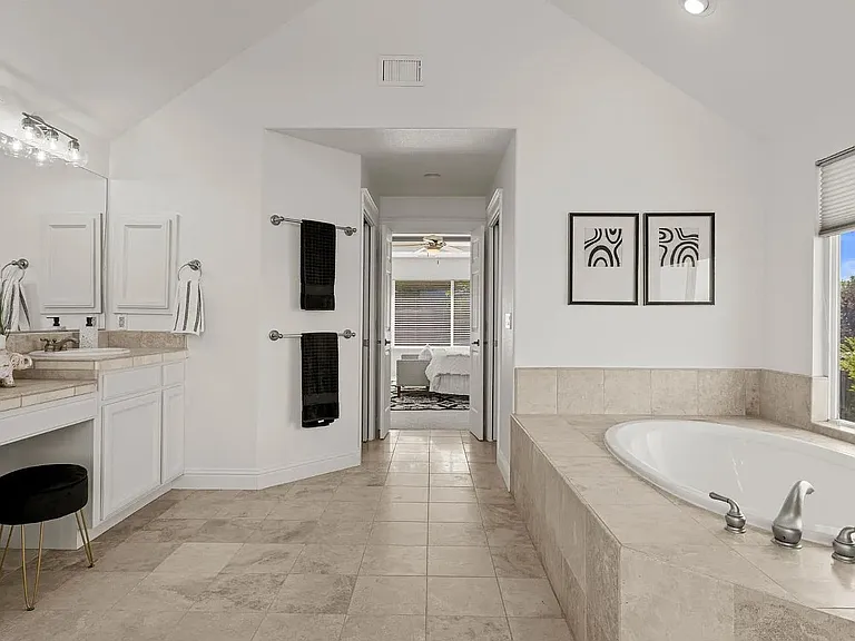 4066 Plateau Cir — Photo 43