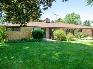11653 N Wauwatosa Rd, Mequon, WI 53097