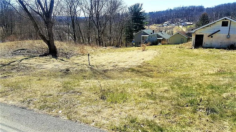 341 Pershing Ave photo 1