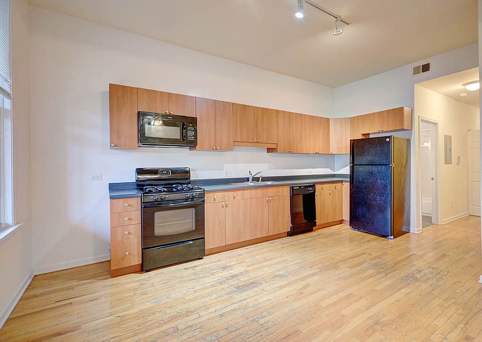 1st image of 1817 N Milwaukee Ave #3