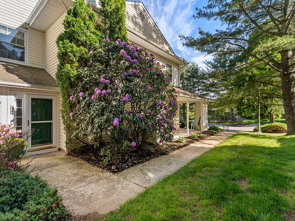 1st image of 114 Briarcliff Ct #1