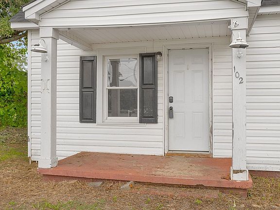 5th image of 102 Sunset Dr
