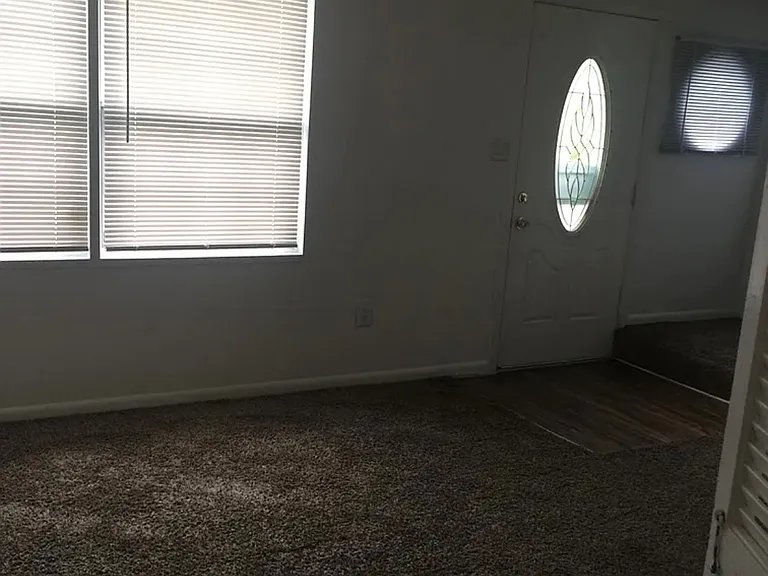 1734 Dutch Village Dr — Photo 9
