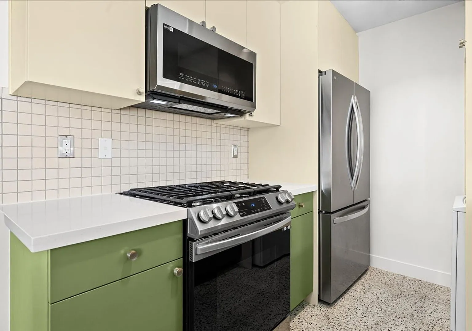 6615 Franklin Ave. — Photo 4