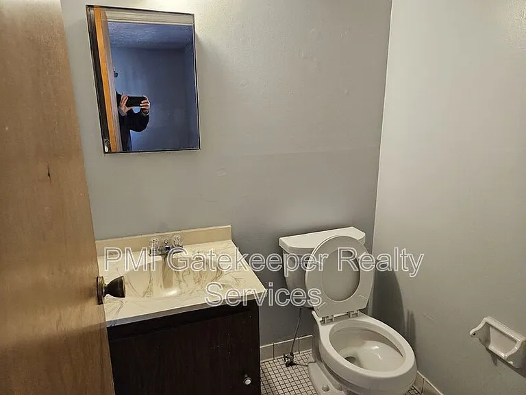 1735 Mills Ave — Photo 7