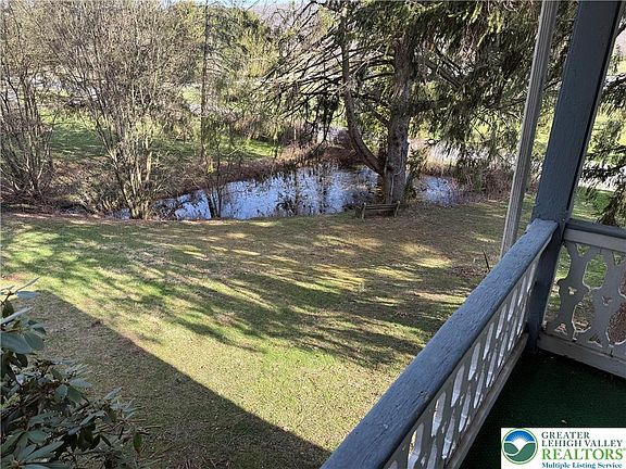 5th image of 1227 Valley Rd