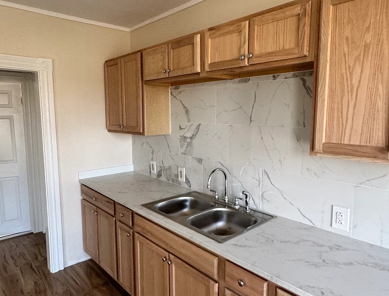 3 bed, 1400 sqft, $1,998 — Photo 1