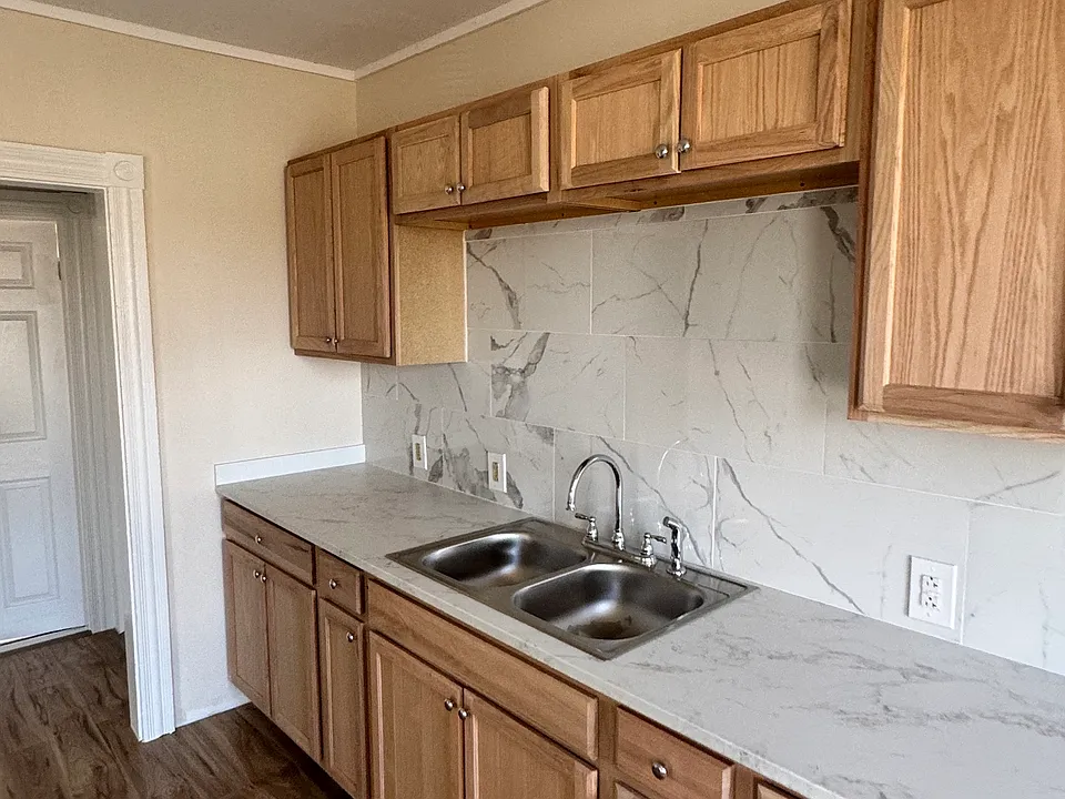 18 West St #2