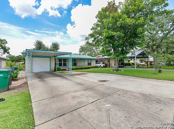 2nd image of 209 Pollydale Ave