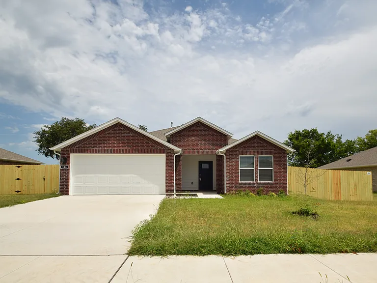 346 Texas Ave — Photo 1