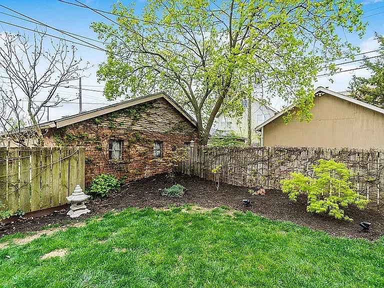 64 E Kelso Rd — Photo 30