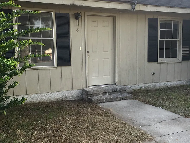 8 Southern Ct — Photo 1