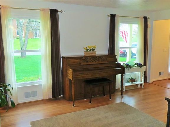 4th image of 108 Grandview Dr