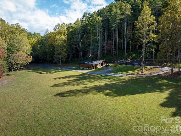 5th image of 2108 River Hill Rd
