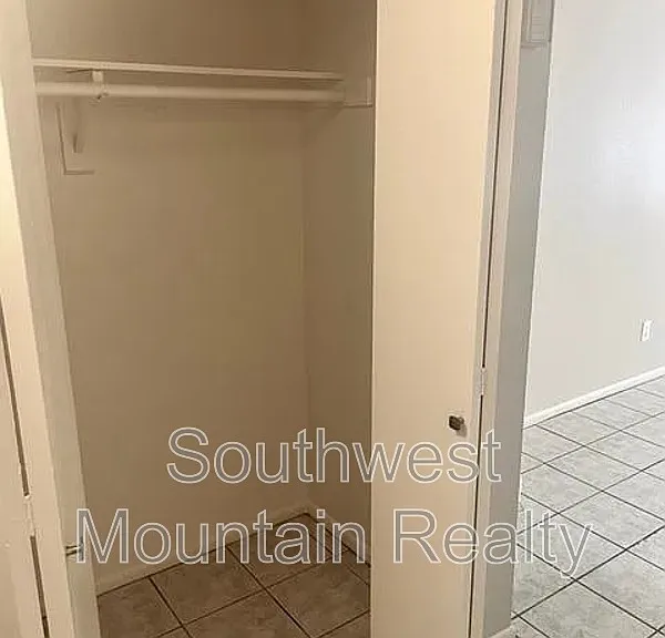 133 E Ingram St #5 — Photo 11