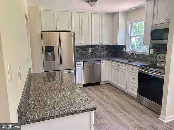 3rd image of 39580 Hiawatha Cir