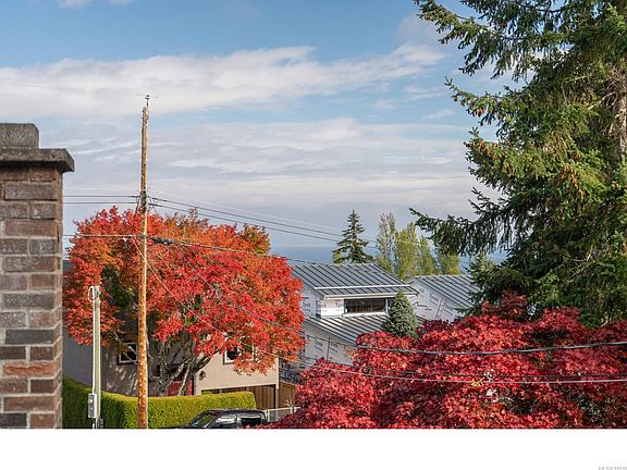 3rd image of 142 Sunningdale Rd W