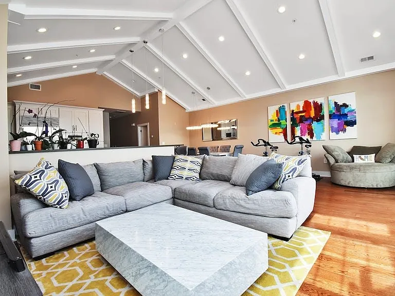 14 Lydia Dr — Photo 4
