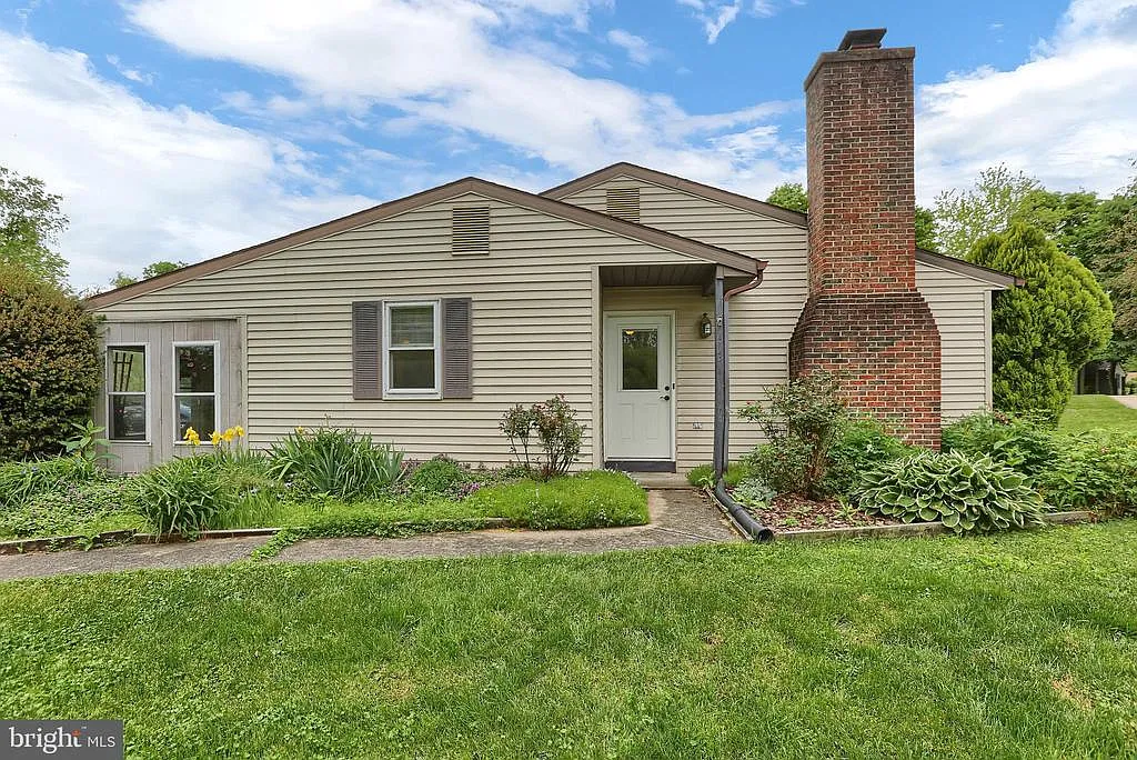 7013 Salem Park Cir photo 1