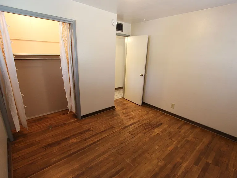 1918 N San Francisco St — Photo 12