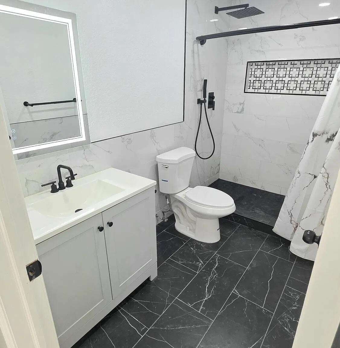 3 bed, 2.0 bath, 1350 sqft, $2,750 — Photo 3
