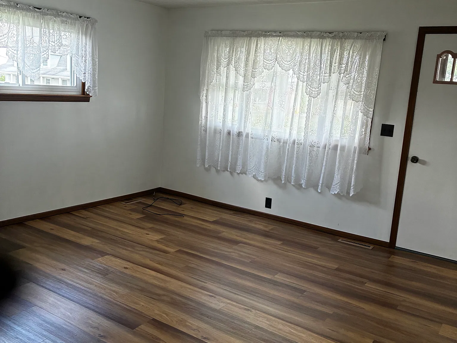 2 bed, 1000 sqft, $1,000 — Photo 2