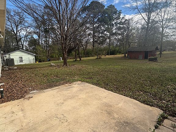 2nd image of 1819 Shady Ln