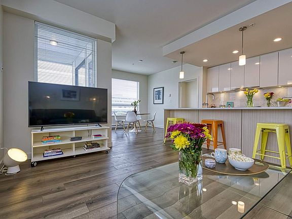 5th image of 2188 Madison Ave #306