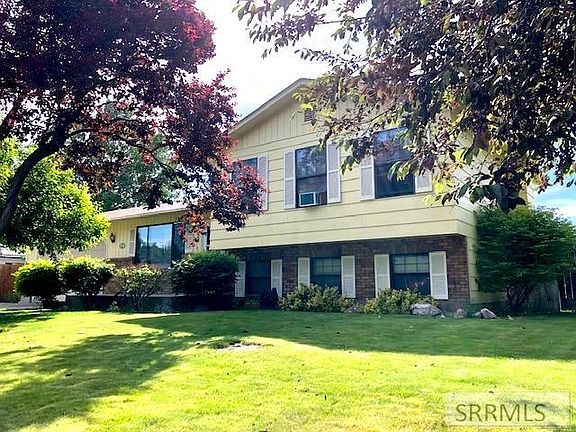 2nd image of 1322 Bluebird Ln