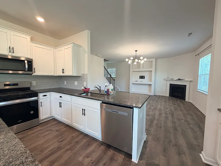 1121 Tilburn Ter — Photo 6