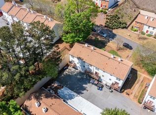 200 High Creek Dr, Roswell, GA 30076