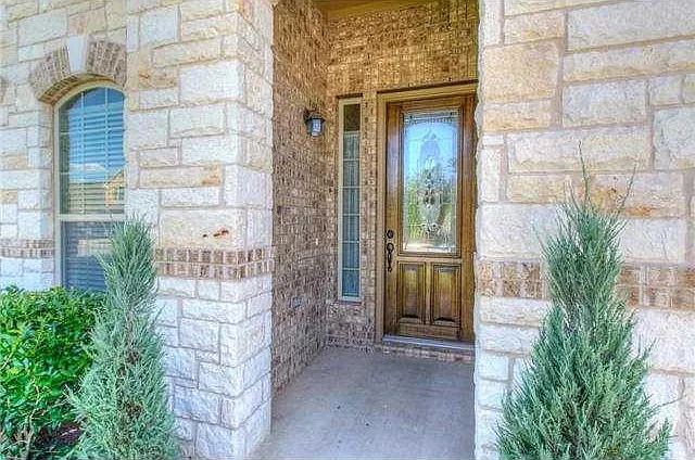 4002 Remington Rd — Photo 2