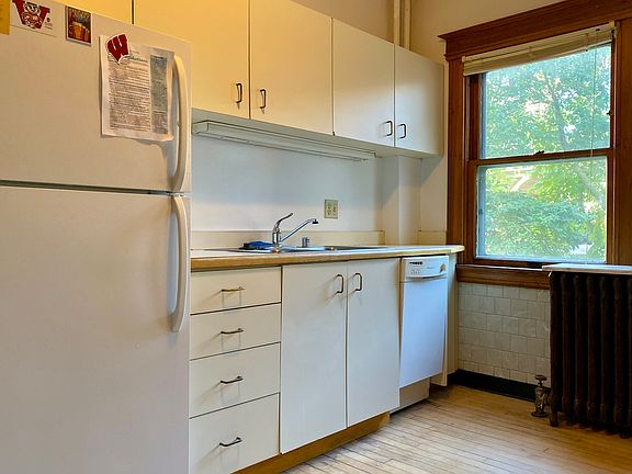 Kitchen, new Bosch dishwasher installed recently