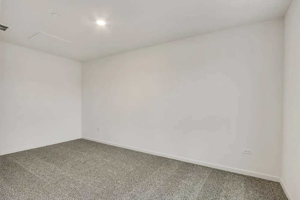 3 bed, 2.5 bath, 1827 sqft, $3,450 — Photo 3
