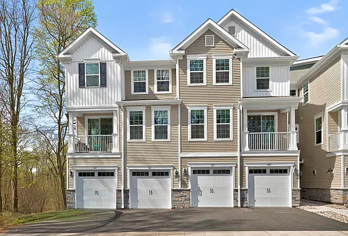 225 Myrtle Rd Photo 1