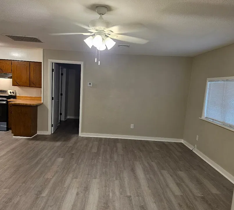 3 bed, 1070 sqft, $1,250 — Photo 3