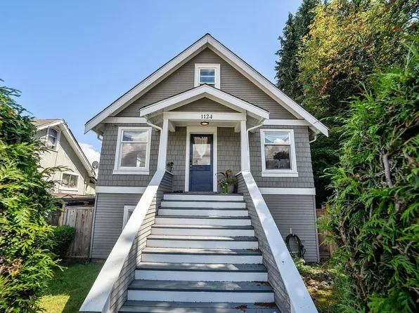 1124 10th Ave, New Westminster, BC V3M 3H7