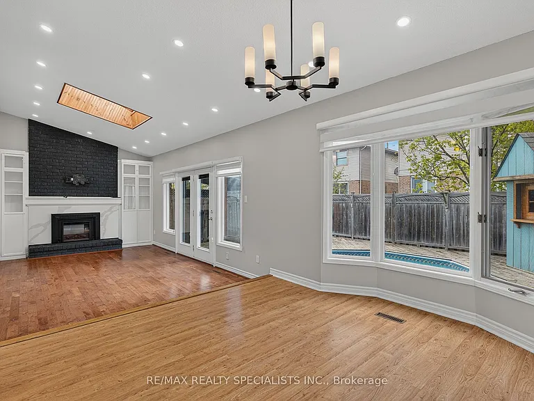 19 Longyear Dr — Photo 13