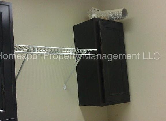 4th image of 812 W 17th St
