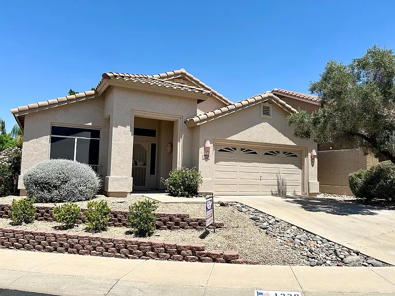 1230 E Captain Dreyfus Ave — Photo 2