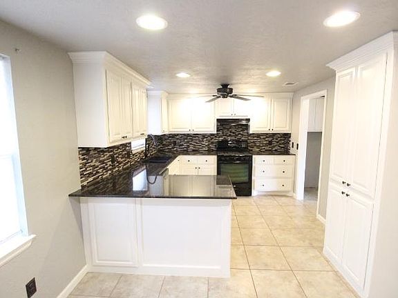 4th image of 1101 Whispering Oaks Blvd