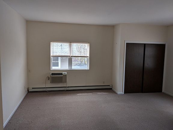 4th image of 111 Lathrop Ave APT 2R