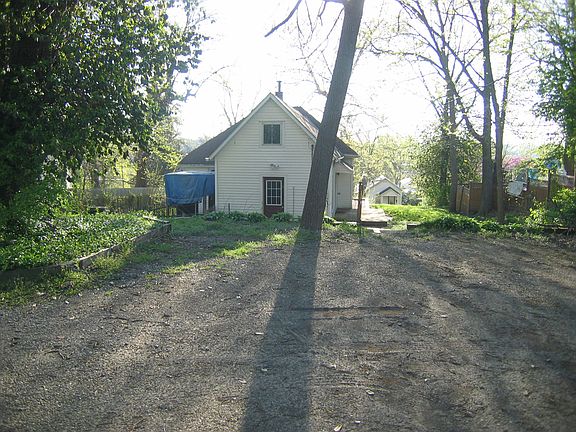 4th image of 8 N Hazel St