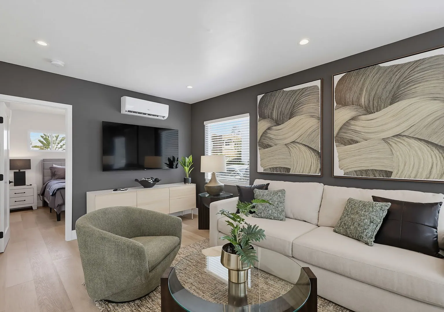 Spacious Furnished 2BR | Central San Diego | 30+ Day Stays — Photo 1
