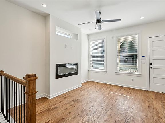 4th image of 1095 Tucker Ave #503